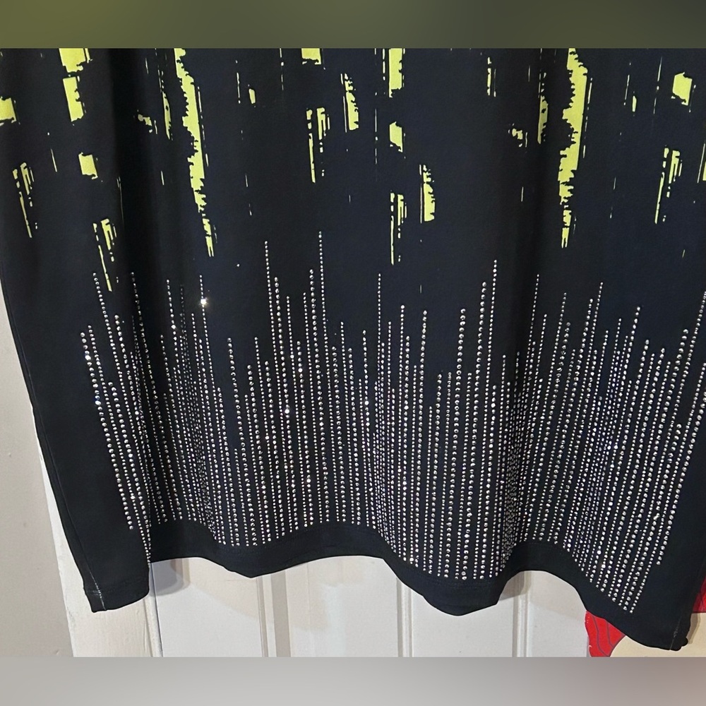 Women’s Black and Green Dress - Picture 5 of 8